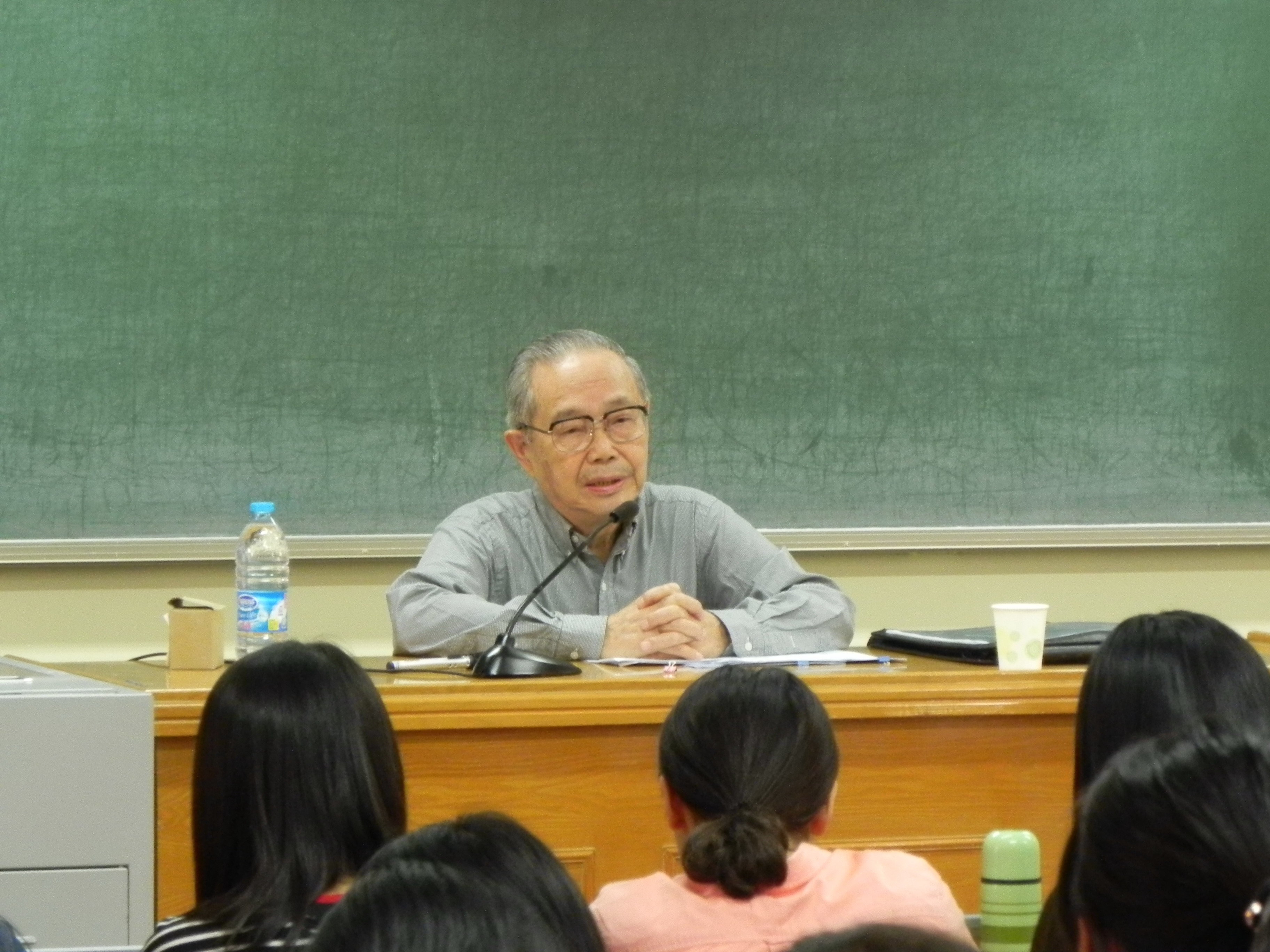 中法建交50年讲座蔡大使照片